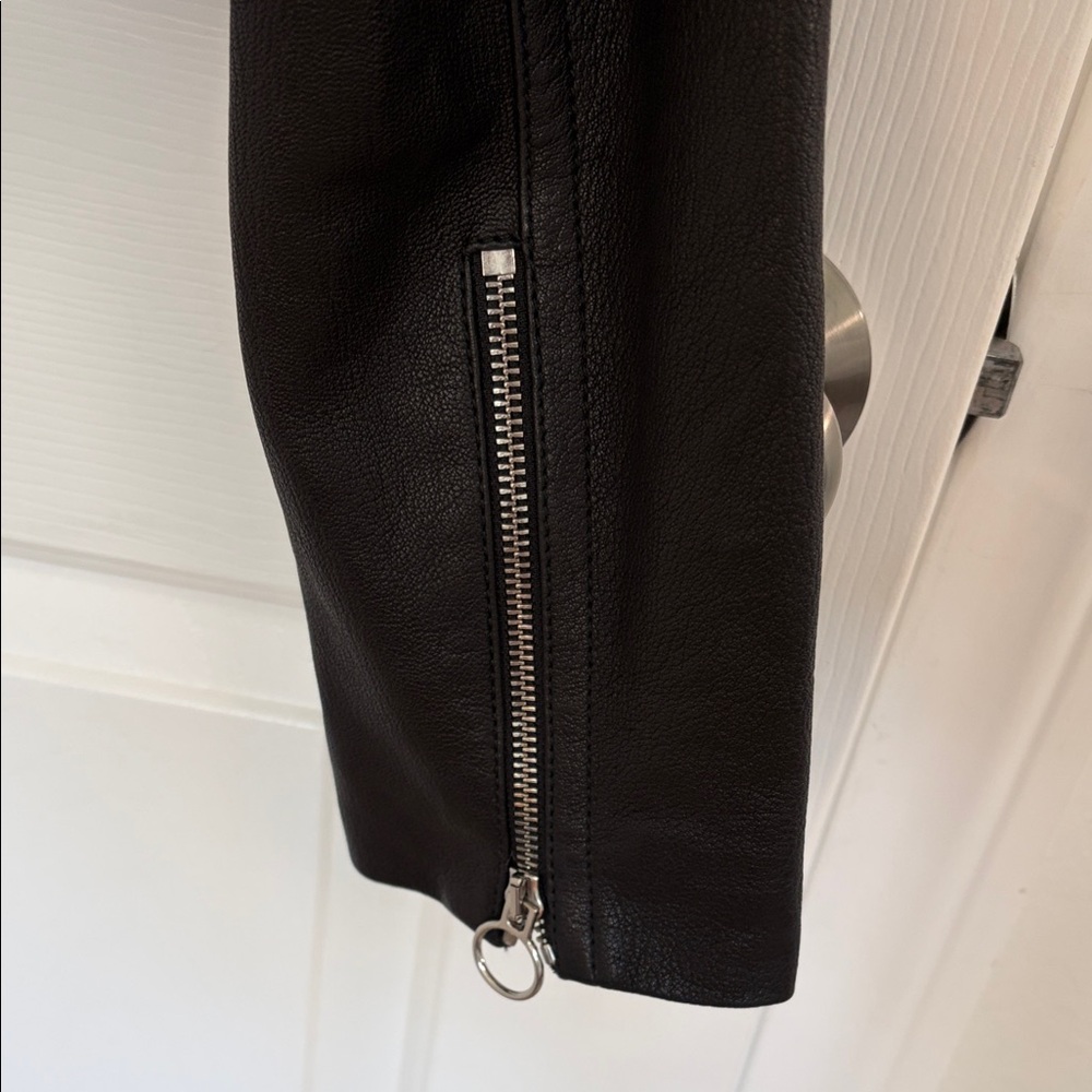 Madewell Shrunken Zip Front Black Leather Jacket - Picture 5 of 10